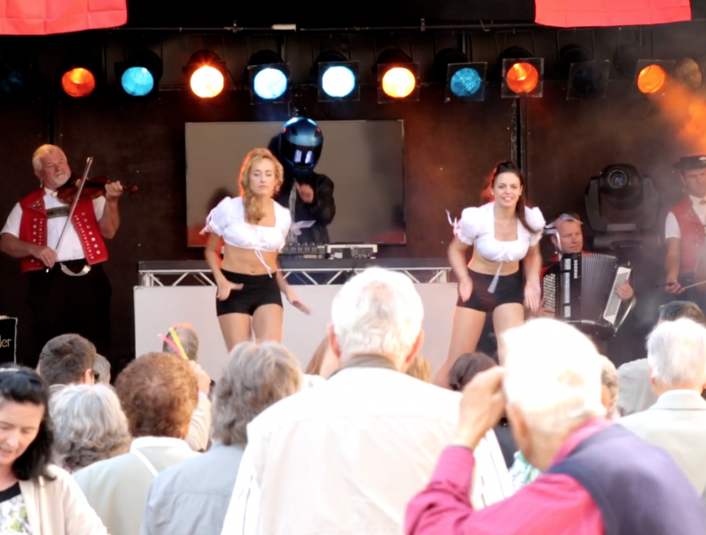 UPC Cablecom ‘ Switzerland’s Fastest Folk Group’ – Director: Dave Depares